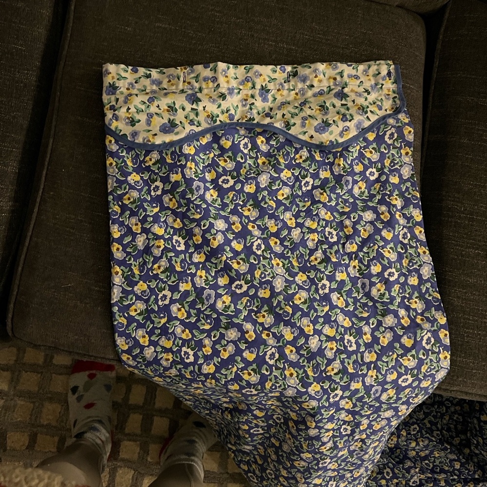 Laura Ashley Primrose Polyanthus Floral Blue/Yellow Shower Curtain w/ valance - Picture 2 of 8